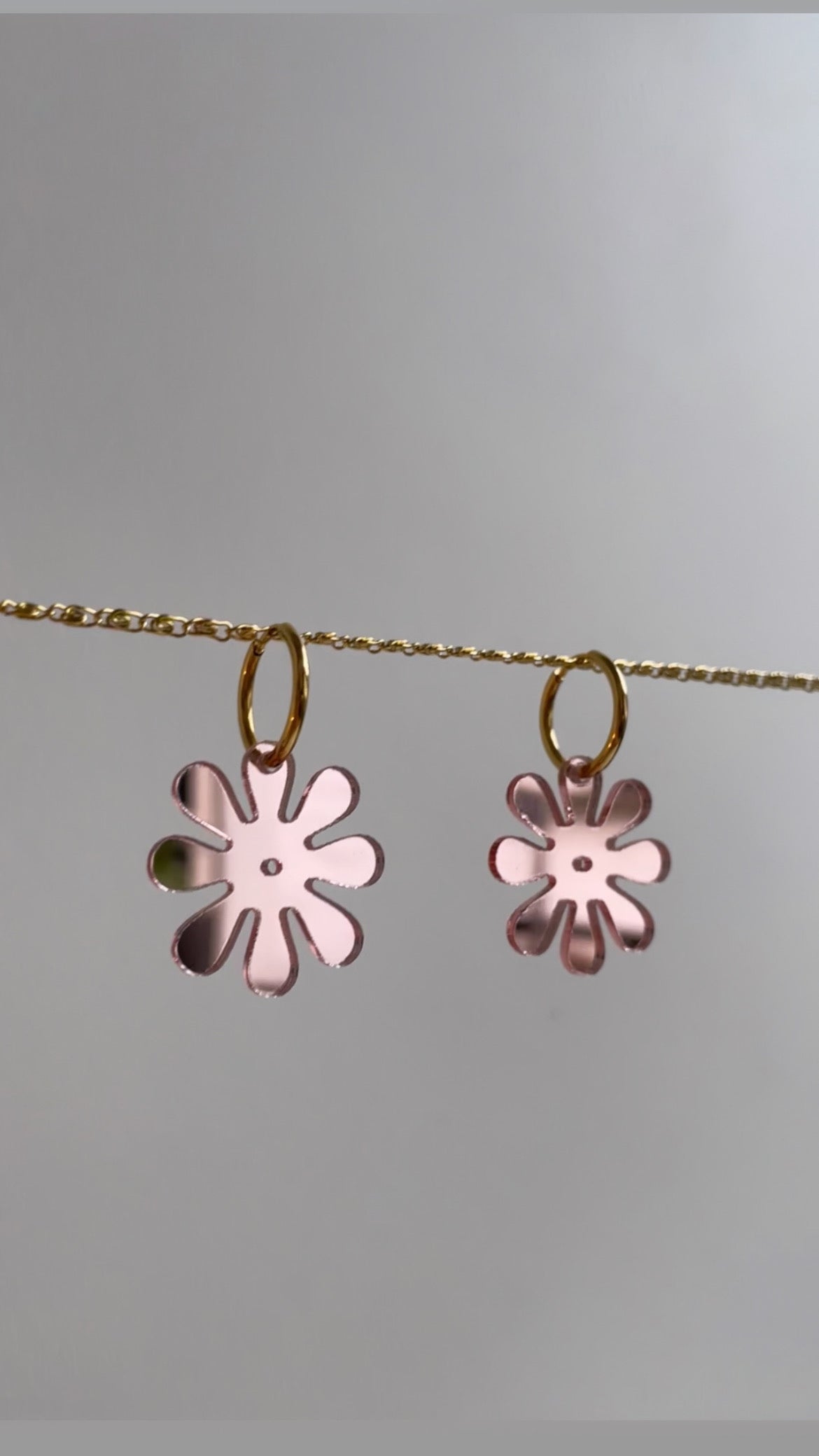 Pink mirror flowers