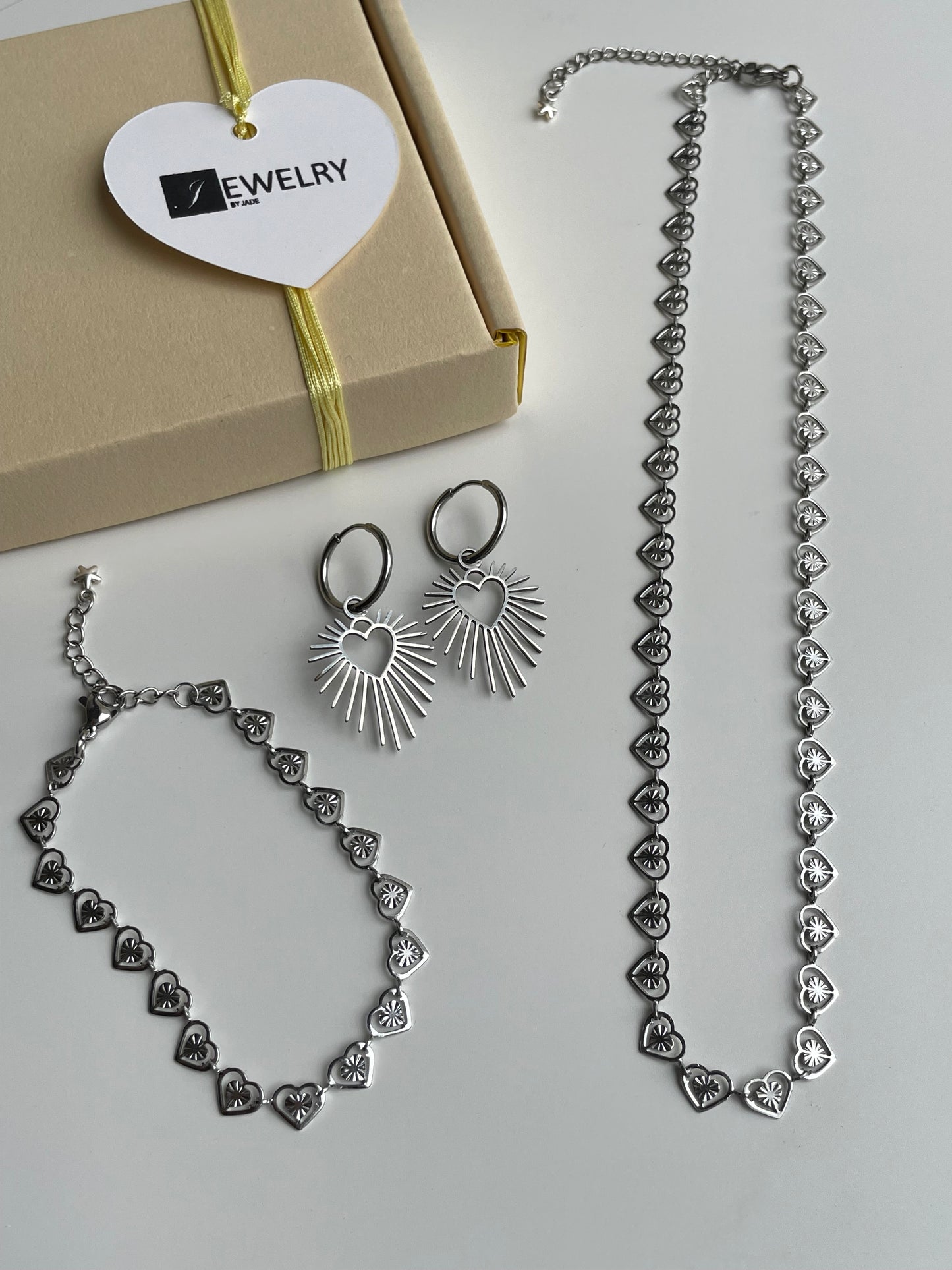 Set silver hearts