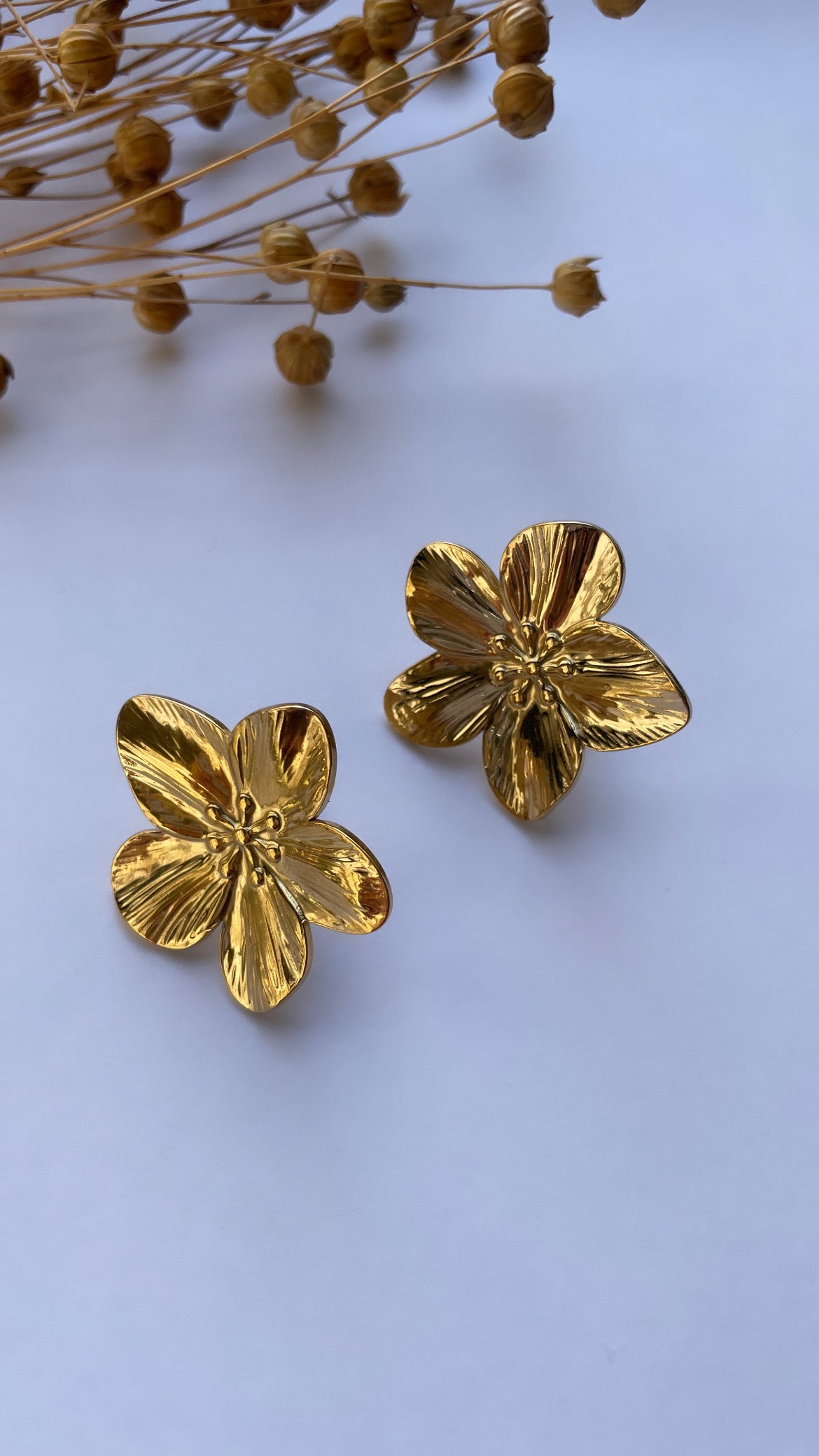 Golden flower
