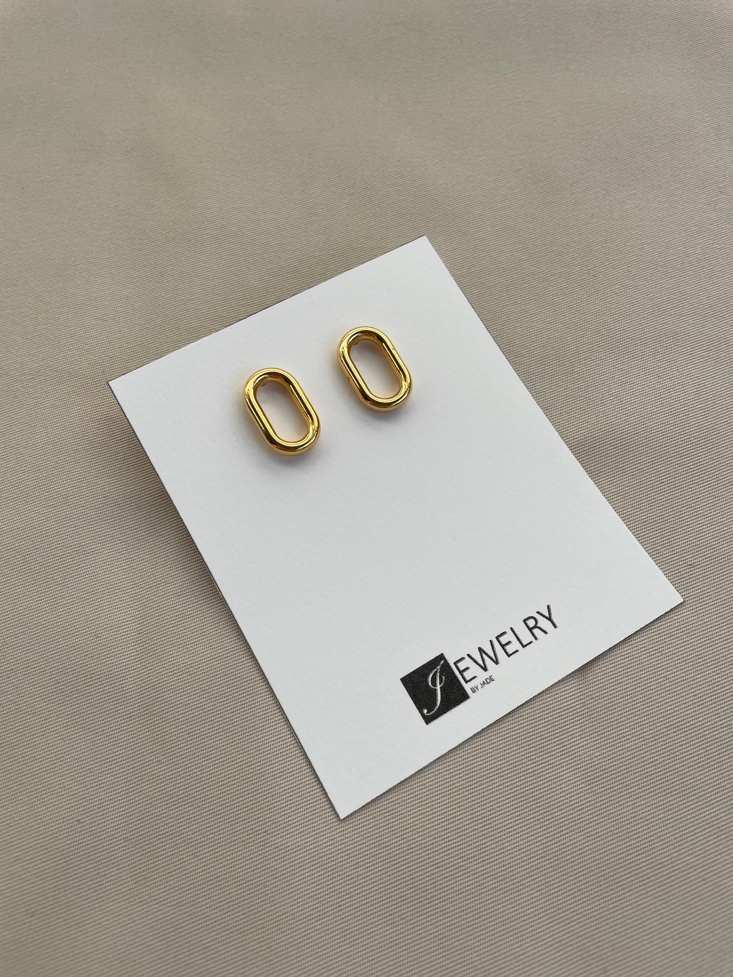 Oval earrings