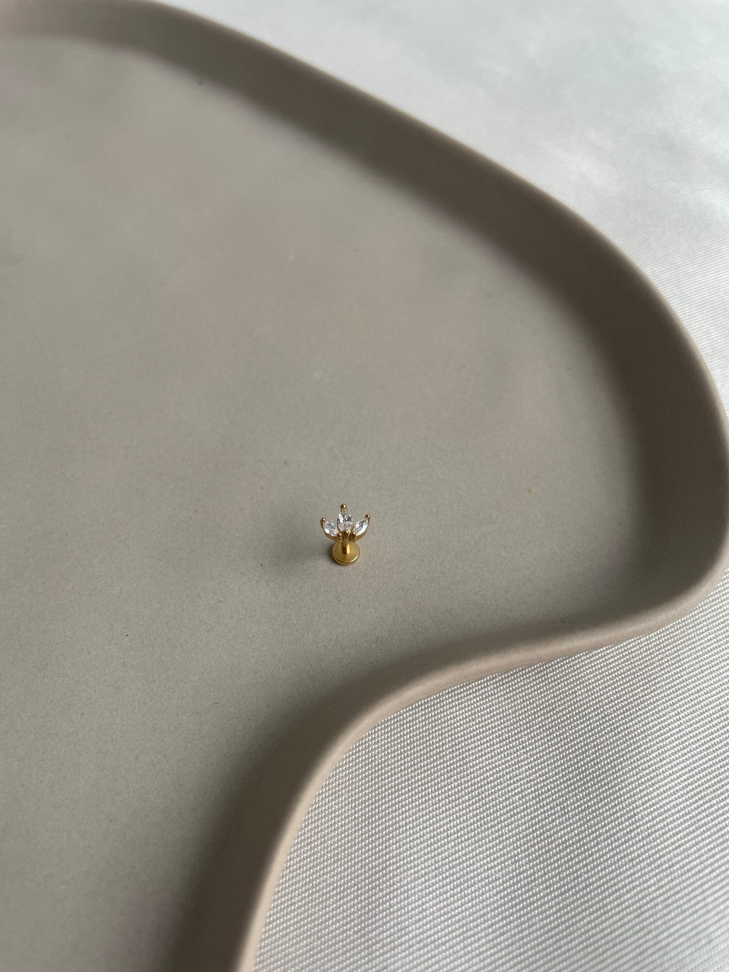 Piecing golden crown