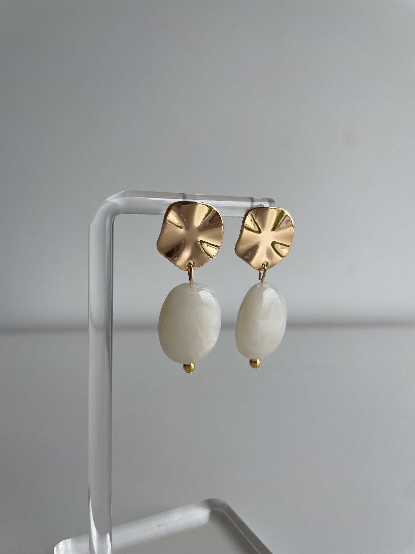 Vanilla earrings