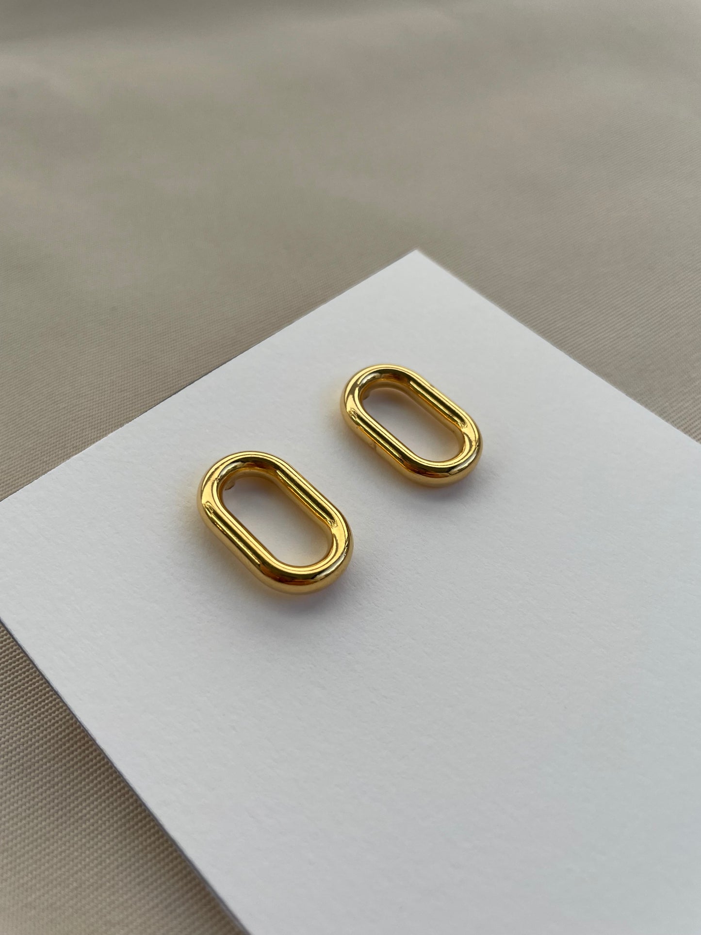 Oval earrings