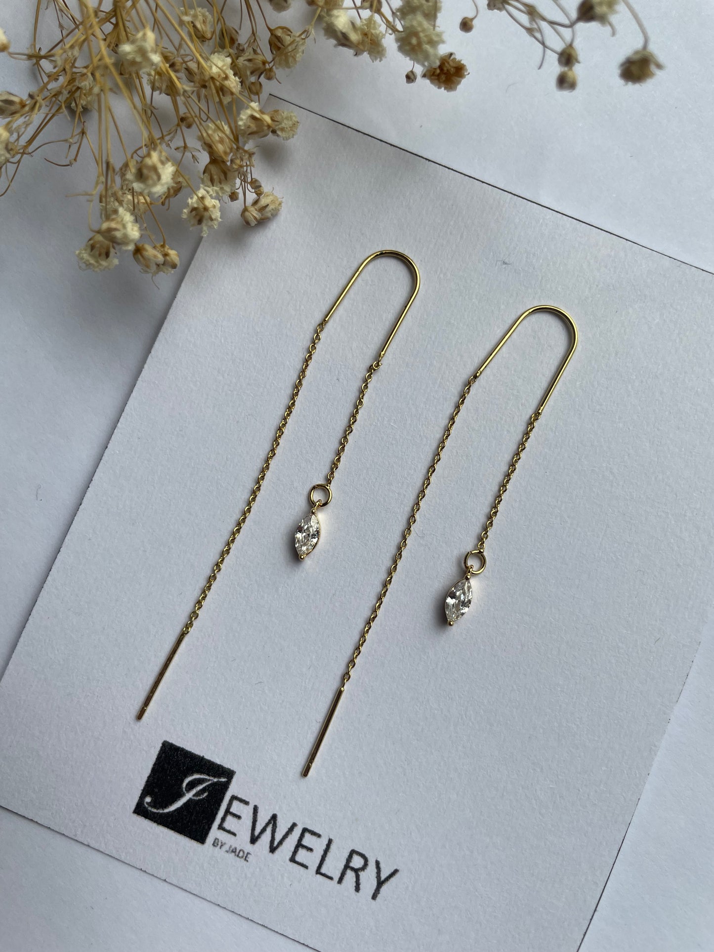 Ear chain U